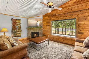 Villa | 2 bedrooms - Cowlitz Manor House in Packwood (Packwood)