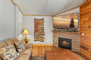 Villa | 2 bedrooms - Cowlitz Manor House in Packwood (Packwood)