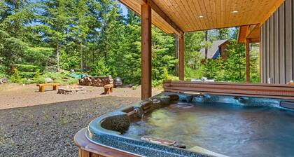 Cowlitz Manor House in Packwood