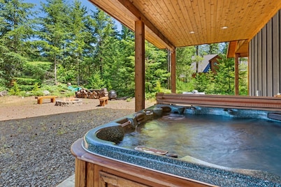 Cowlitz Manor House in Packwood