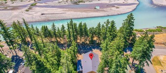 Cowlitz Manor House in Packwood