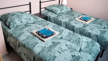 3 chambres, coffres-forts dans les chambres, bureau