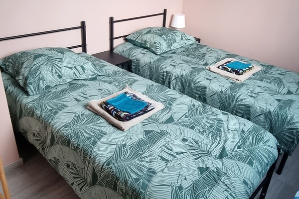 3 camere, una cassaforte in camera, una scrivania, ferro/asse da stiro