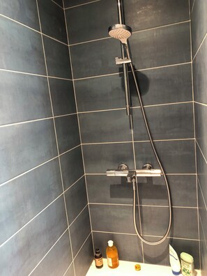 Handdoeken, zeep, shampoo, toiletpapier