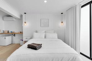5 bedrooms, iron/ironing board, travel cot, free WiFi