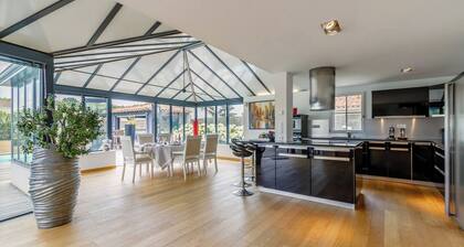 Villa de Standing 3 Chambres Piscine Chauffée sur Golf