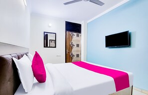 Deluxe Double Room | Soundproofing, free WiFi - Roomshala 118 Hotel Acclaim 7 sky (New Delhi)