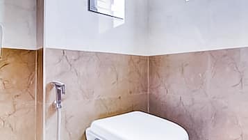 Deluxe Double Room | Bathroom | Slippers