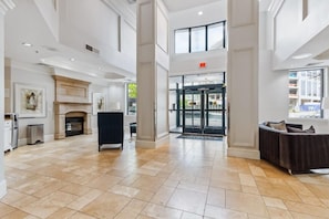 Interior - 2BR Executive City Suite With Gym & Pool (Arlington)