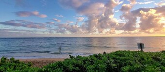 Beach Front Condo w/ Beautiful Sunrises on Private Sandy Beach + Turtles + Perfect Snorkel Spot