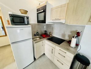 Refrigerador, microondas, horno y lavavajillas 
