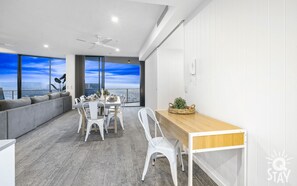 Interior - 3 Bedroom + Study Sub Penthouse - Q Stay (Surfers Paradise)