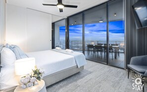 4 bedrooms, desk, iron/ironing board, free WiFi