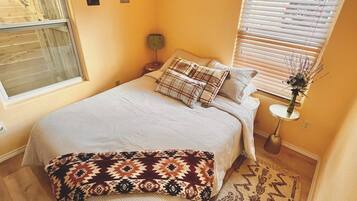 2 bedrooms, desk, iron/ironing board, free WiFi