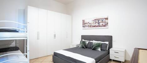 1 bedroom, free WiFi, bed sheets