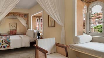 Een laptopwerkplek, gratis wifi, beddengoed