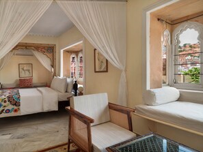 Laptop workspace, free WiFi, bed sheets - THE STEPWELL HOTEL (Jodhpur)