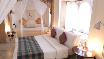 家庭房 | 1 多间卧室、笔记本电脑工作区、免费 WiFi、床单