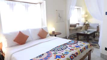 家庭房 | 1 多间卧室、笔记本电脑工作区、免费 WiFi、床单