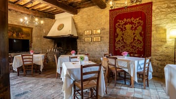 Petit déjeuner buffet servi tous les jours en supplément