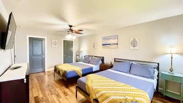 4 camere, una scrivania, ferro/asse da stiro, culla da viaggio