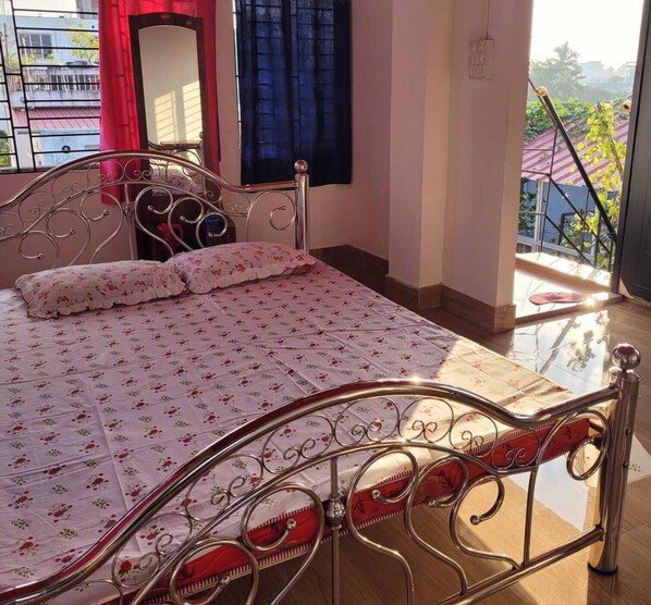 2 bedrooms, bed sheets