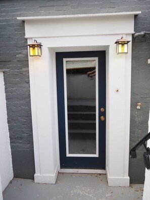 Exterior detail - Modern Apartment in the Heart of Logan Circle (Washington)