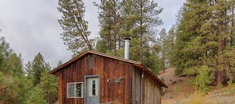 Eagle s Roost Cabin in Oroville