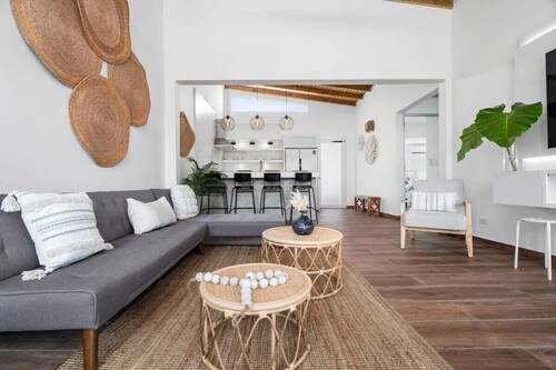 Villa Atlántico Ola | Chic 2 BR w/ Parking