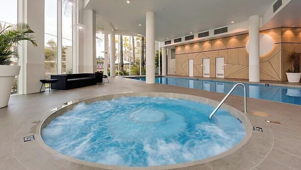 Indoor pool - Apartment M204 - coastal and comfortable! (Scarborough)