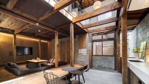 Nhà truyền thống, 3 phòng ngủ, bếp, quang cảnh vư  ờn | 3 phòng ngủ, két bảo mật tại phòng, bàn ủi/dụng cụ ủi quần áo 