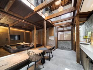 트래디셔널 하우스, 침실 3개, 주방, 정원 전망 | 3 개의 침실, 객실 내 금고, 각각 다른 스타일의 인테리어, 각각 다르게 가구 비치