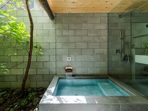 트래디셔널 하우스, 침실 3개, 주방, 정원 전망 | 욕실 | 헤어드라이어, 슬리퍼, 비누, 샴푸