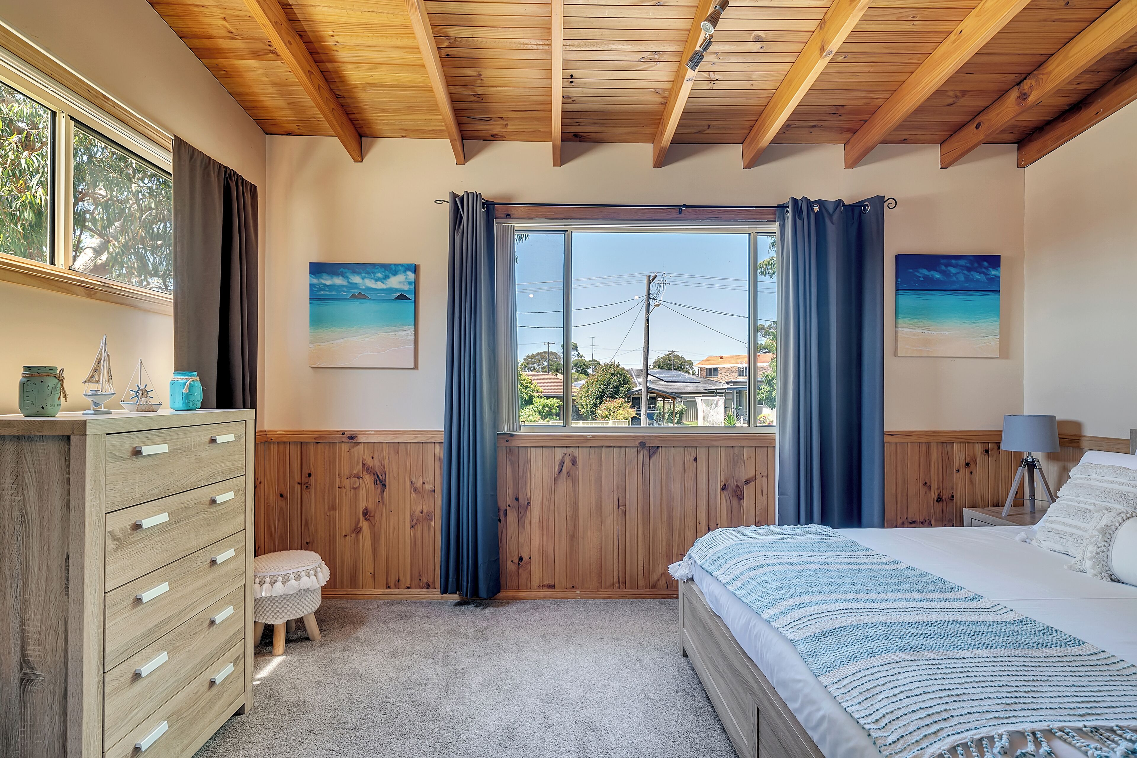 3 bedrooms, desk, iron/ironing board, travel cot