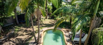 House with heated pool, fireplace and ev charger