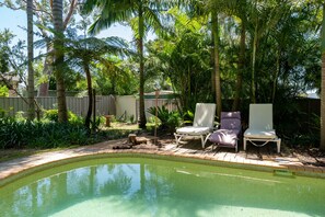 Outdoor pool, a heated pool - House with heated pool,  fireplace and ev charger (Gwandalan)