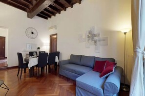 Interior - Italianway - Borgospesso 14 (Milan)