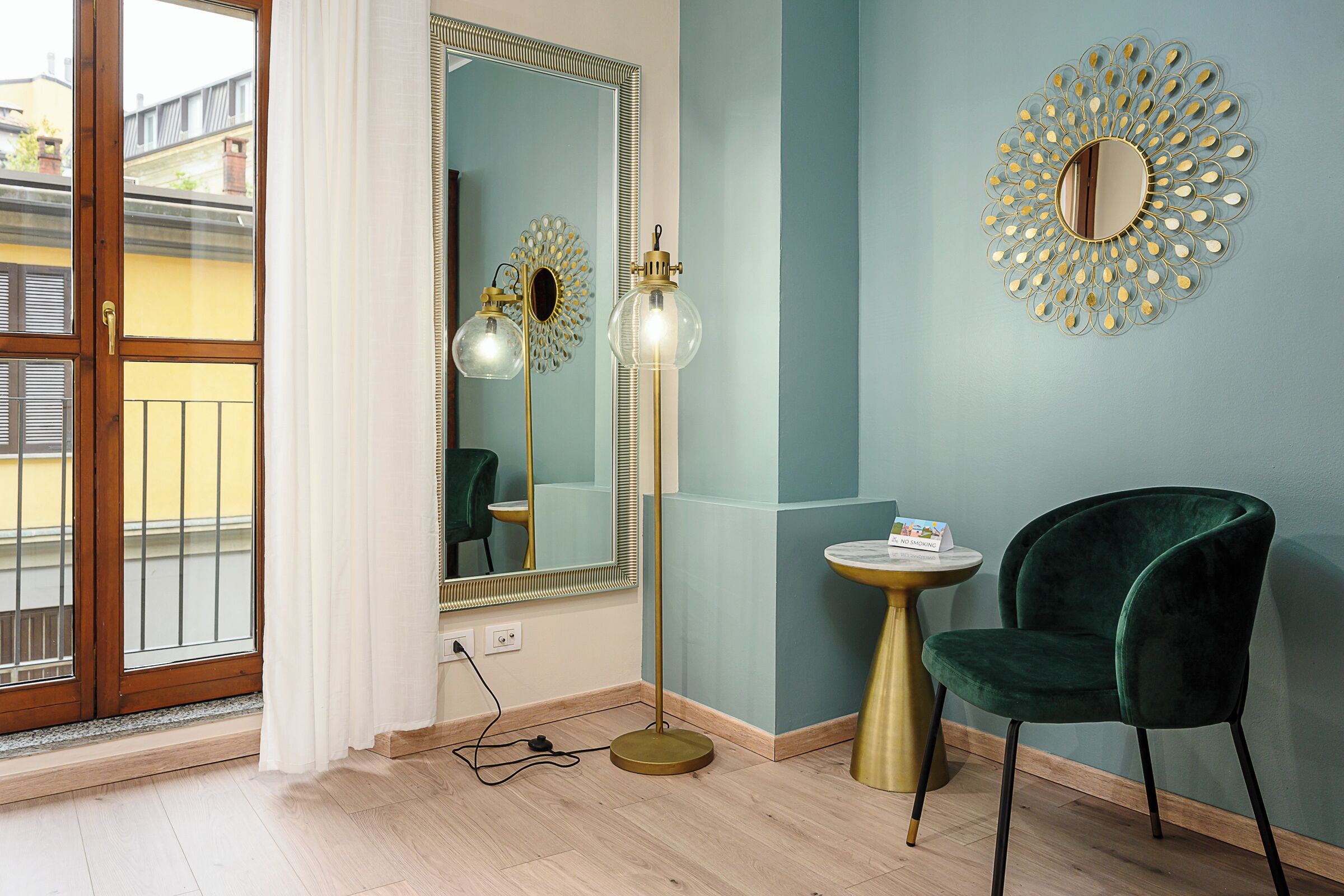 المنشأة من الداخل