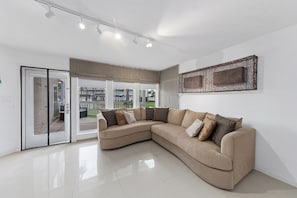 TV - Available for Spring! Relax in a Condo by the Sea #1107 (South Padre Island)