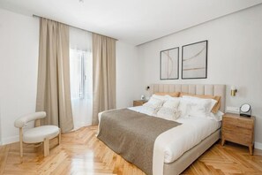 6 bedrooms, iron/ironing board, travel crib, free WiFi