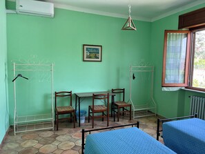 Zimmer, 3 Schlafzimmer, Balkon, Gartenblick | 3 Schlafzimmer