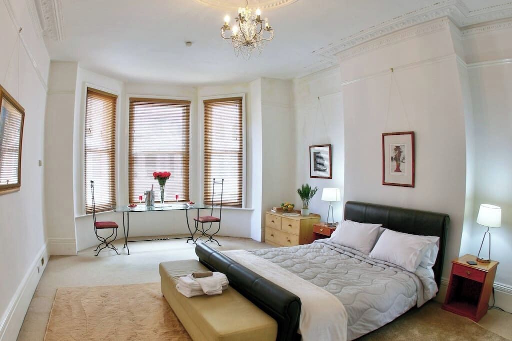 7 bedrooms, desk, iron/ironing board, free WiFi