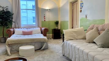 7 bedrooms, desk, iron/ironing board, free WiFi