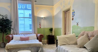 Palatial Central Seafront Villa Zen Garden BBQ Superking Bedroom Suites parking