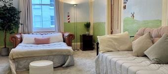 Palatial Central Seafront Villa Zen Garden BBQ Superking Bedroom Suites parking