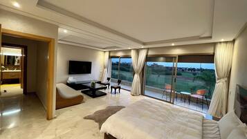 4 bedrooms, in-room safe, iron/ironing board, WiFi