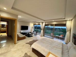 4 chambres, coffres-forts dans les chambres, fer et planche Ă repasser