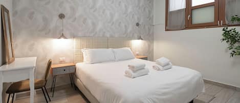 Apartment (3 Bedrooms) | Front of property