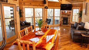 Interior - Wears Beary Grateful Retreat - Brand New 2BR Real Log Cabin in Wears Valley!! (Sevierville)