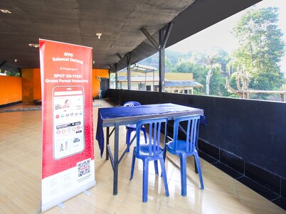 SPOT ON 91383 Green Forest Homestay NearTaman Wisata Pusuk Sembalun (Tourist Park)